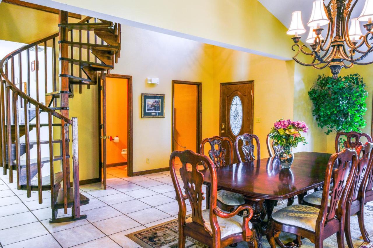 Meadow Creek Manor Holiday home *