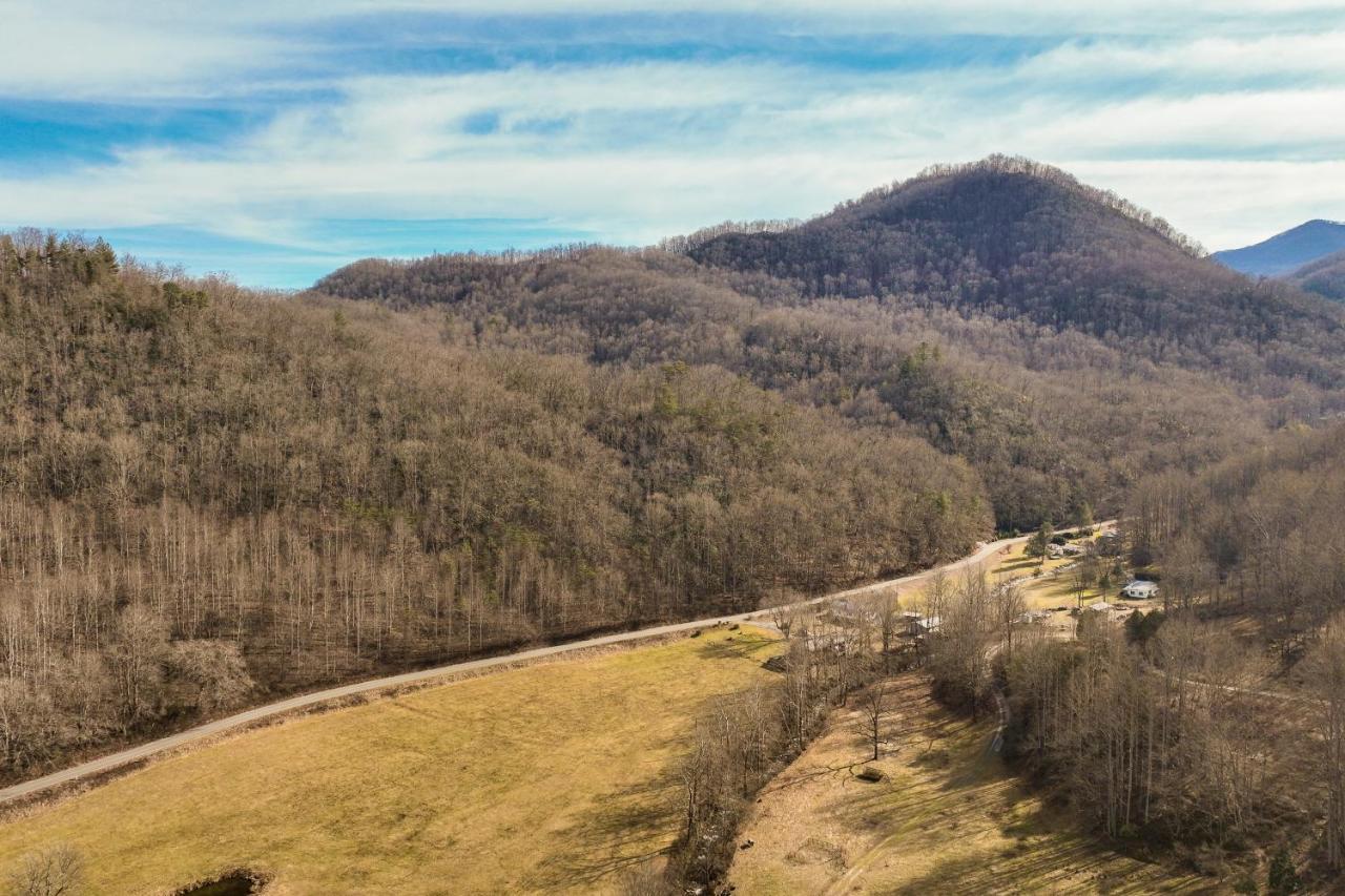 Meadow Creek Manor *